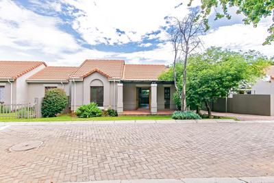 Townhouse For Sale in Craigavon, Sandton